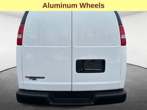 Used 2025 Chevrolet Express 3500 Extended w/ Driver Convenience Package RWD image 9