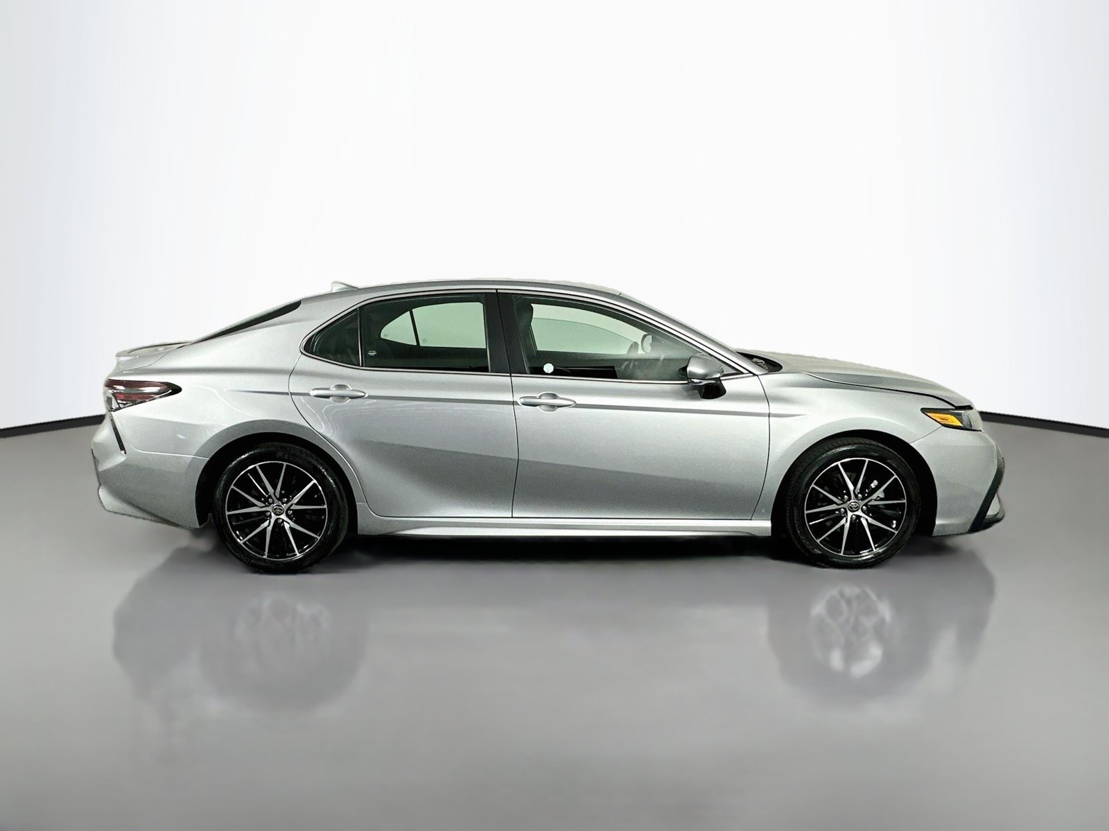 Certified 2023 Toyota Camry SE w/ Cold Weather Package FWD image 8