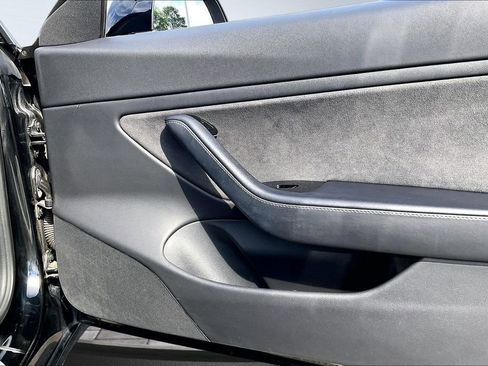 Used 2018 Tesla Model 3 Long Range RWD image 21