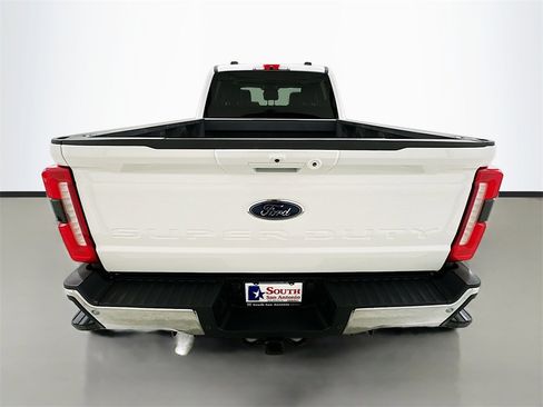 Used 2026 Ford F250 Lariat w/ FX4 Off-Road Package image 6
