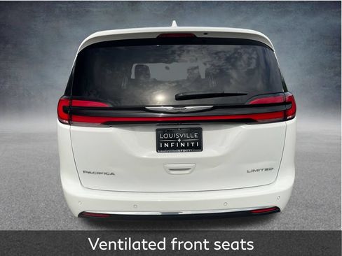 Used 2022 Chrysler Pacifica Limited FWD image 7