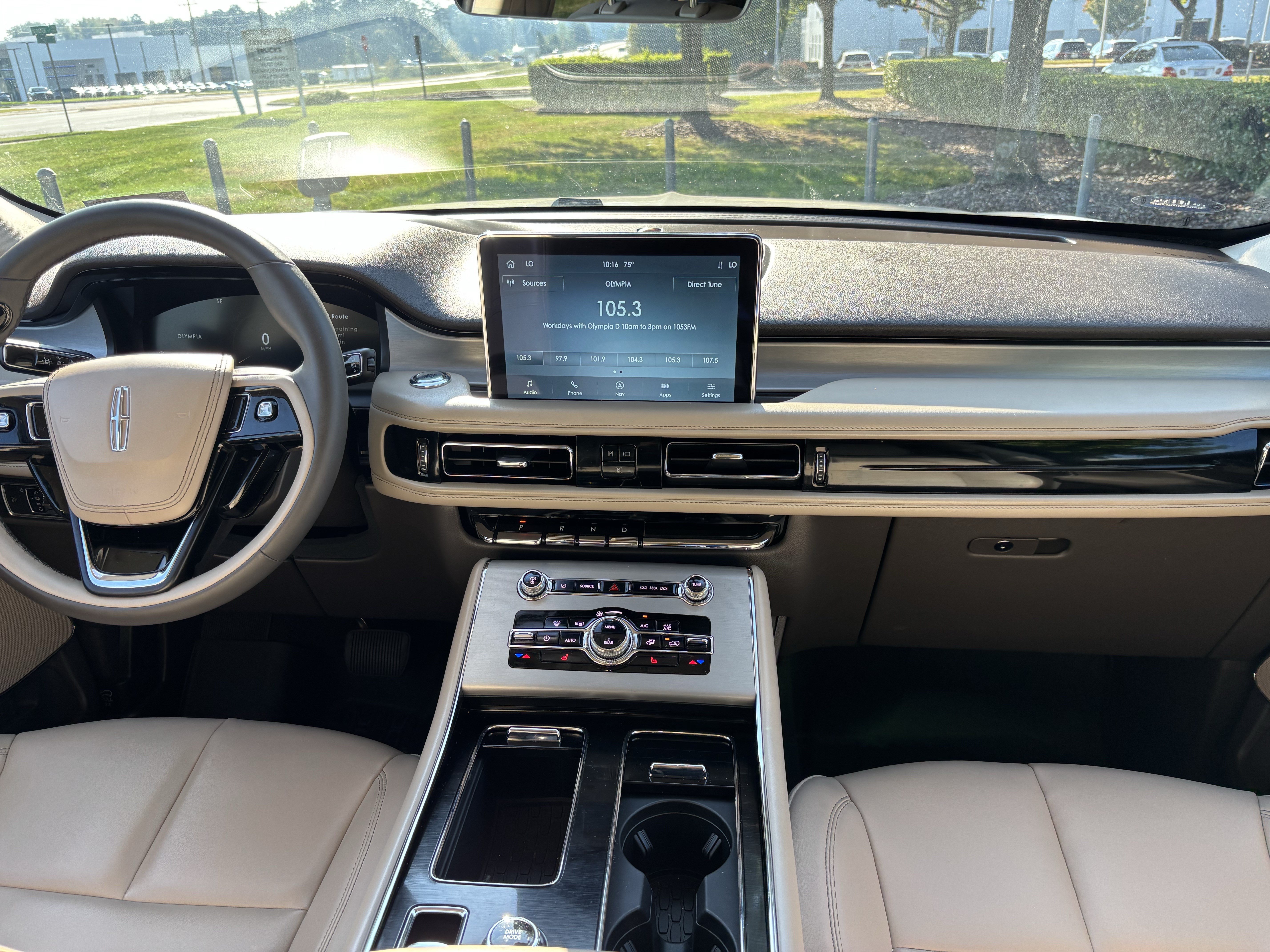 Used 2022 Lincoln Aviator AWD w/ Premium Package image 32