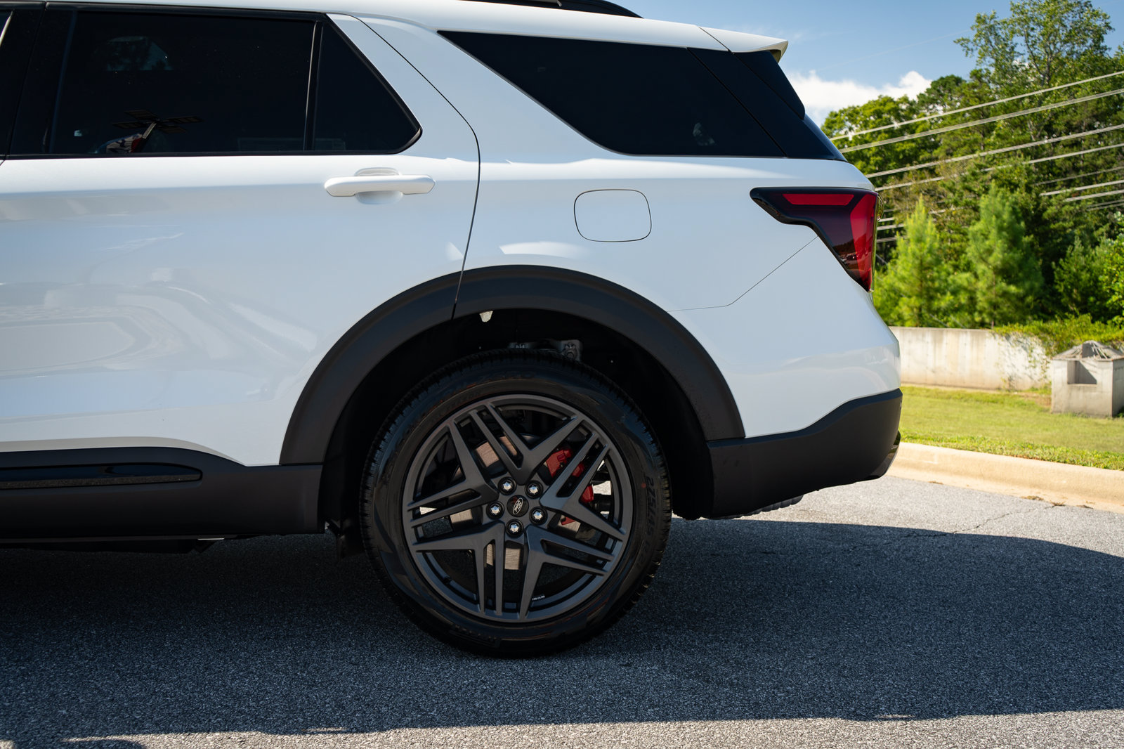 New 2027 Ford Explorer ST-Line w/ Premium Package AWD/4WD image 6