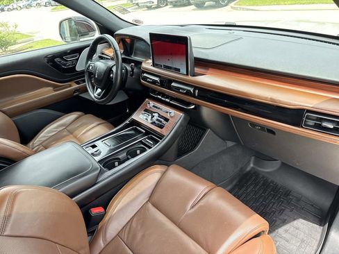 Used 2023 Lincoln Aviator Grand Touring w/ Equipment Group 301A AWD/4WD image 14