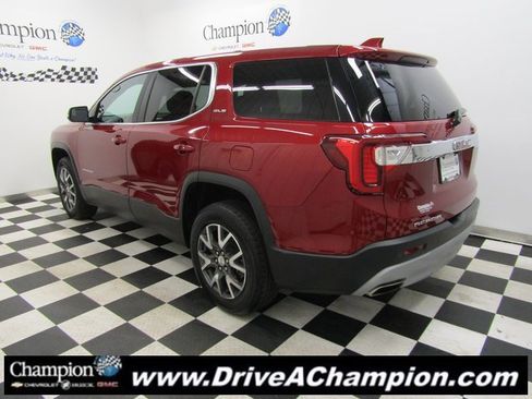 Used 2023 GMC Acadia SLE image 8