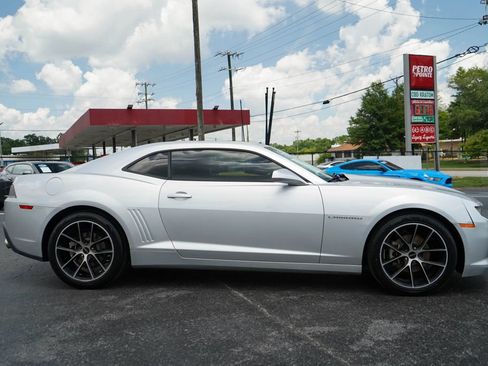 Used 2015 Chevrolet Camaro LT RWD image 2