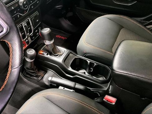 Used 2021 Jeep Gladiator Mojave AWD/4WD image 17