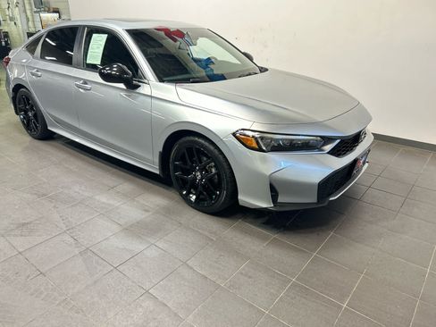 Used 2025 Honda Civic Sport image 2