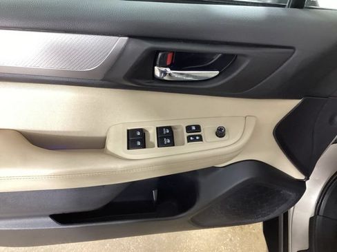 Used 2018 Subaru Outback 2.5i Premium AWD/4WD image 11