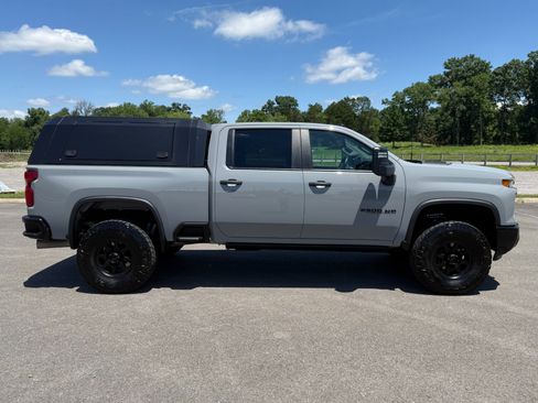 Used 2025 Chevrolet Silverado 2500 Custom w/ Custom Value Package AWD/4WD image 7