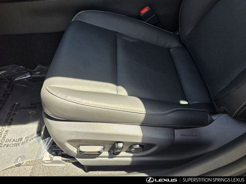 New 2026 Lexus UX 300h FWD image 14