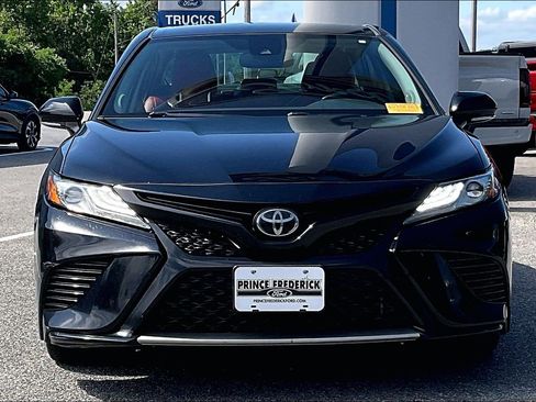 Used 2019 Toyota Camry XSE w/ Navigation Package FWD image 2