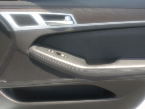 Used 2015 Hyundai Genesis 5.0 RWD image 34
