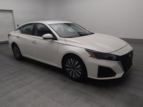 Used 2023 Nissan Altima 2.5 SV image 11