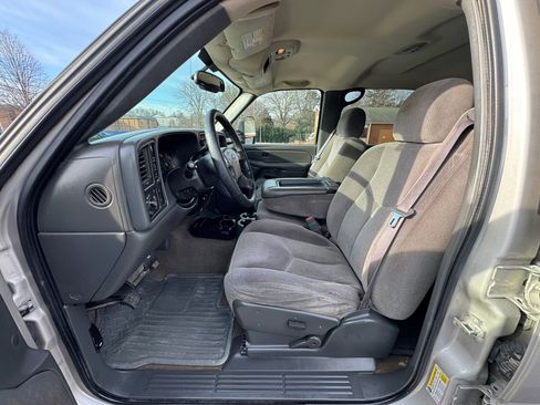 Used 2006 Chevrolet Silverado 2500 LT w/ Heavy-Duty Power Package image 15