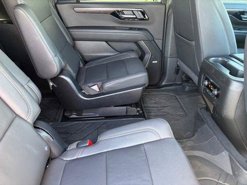 Used 2025 Chevrolet Suburban Z71 w/ Comfort Package image 14