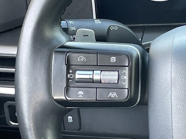 Used 2025 Hyundai Santa Fe SEL FWD image 13