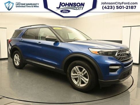 Certified 2023 Ford Explorer XLT w/ Equipment Group 202A AWD/4WD image 3
