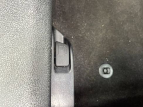 Used 2025 Toyota Corolla SE FWD image 17