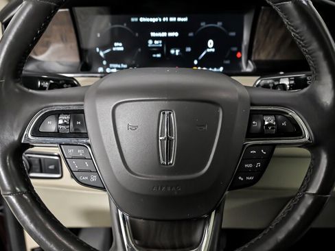 Used 2019 Lincoln Navigator Reserve image 23