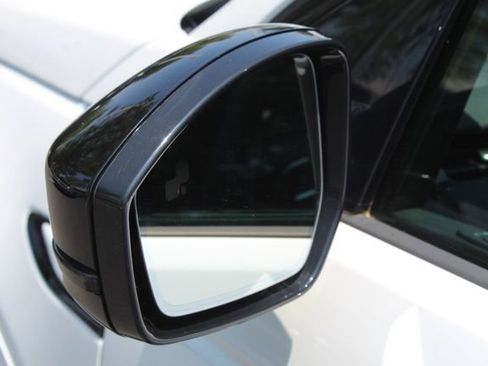 Used 2024 Land Rover Discovery Sport S image 13