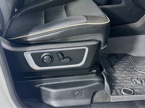 Used 2024 RAM 1500 Laramie image 23