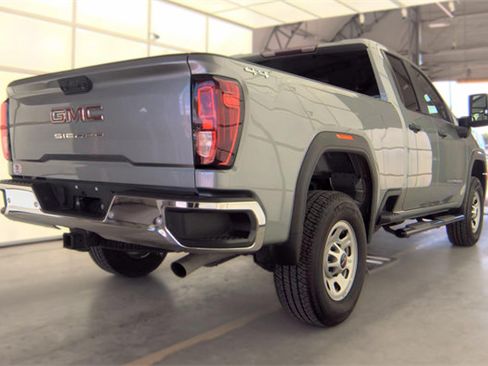 Used 2025 GMC Sierra 2500 Pro w/ 1SA Pro Safety Plus Package AWD/4WD image 5