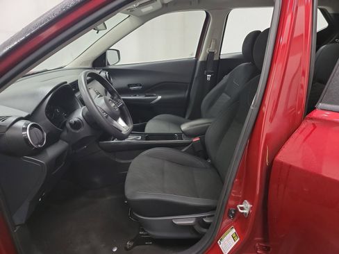 Used 2022 Nissan Kicks SV image 12