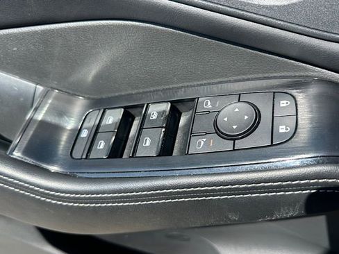 Used 2025 Nissan Rogue SV FWD image 17