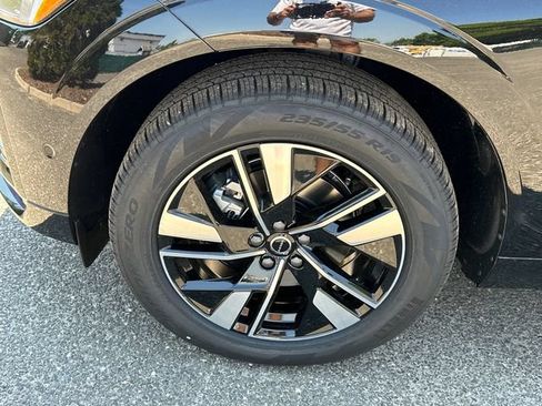 Used 2026 Volvo XC60 B5 Plus w/ Protection Package Premier AWD/4WD image 16