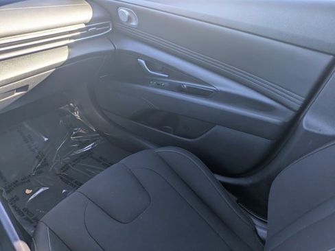 Used 2021 Hyundai Elantra SEL w/ Convenience Package image 14