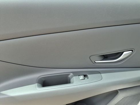 Used 2025 Hyundai Elantra Sport FWD image 10