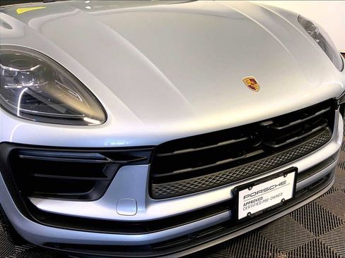 Certified 2026 Porsche Macan AWD/4WD image 34