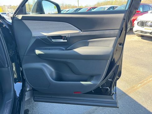 New 2026 Toyota Grand Highlander AWD image 28