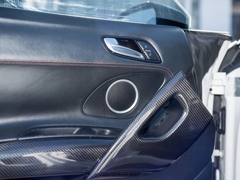 Used 2015 Audi R8 V8 w/ Full Leather Package image 35