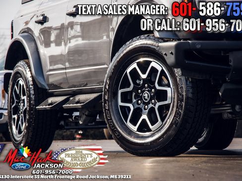 Used 2023 Ford Bronco Outer Banks image 2