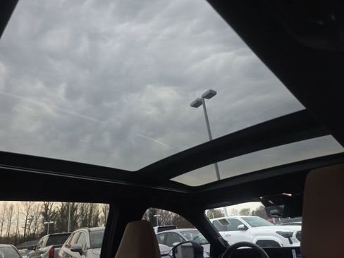 Used 2025 Toyota Crown Signia Limited w/ Advanced Technology Package image 16