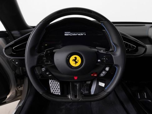 Used 2025 Ferrari 12Cilindri RWD image 32