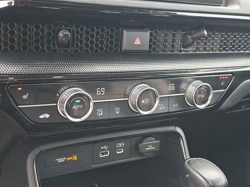 Used 2025 Honda CR-V EX-L image 16