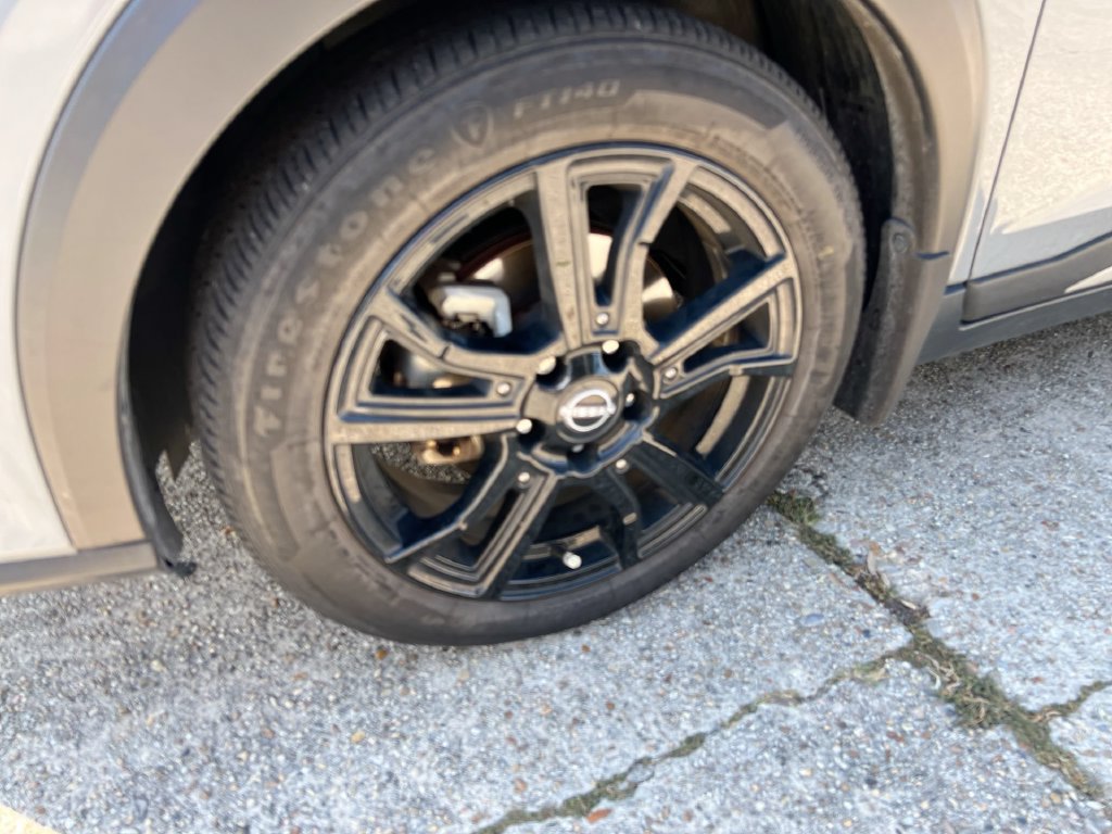 Used 2024 Nissan Kicks SR w/ SR Premium Package FWD image 17