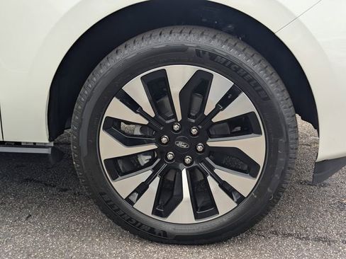 New 2026 Ford Expedition Max Platinum w/ Driver's Package image 11