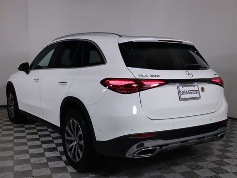 Used 2026 Mercedes-Benz GLC 300 4MATIC image 4