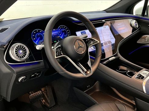 New 2026 Mercedes-Benz EQS 400 4MATIC SUV image 6