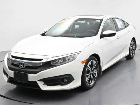 Used 2017 Honda Civic EX-T image 3
