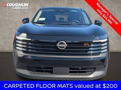 Certified 2025 Nissan Kicks SR image 2