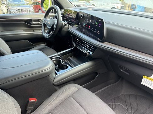 Used 2025 Chevrolet Tahoe LS AWD/4WD image 25