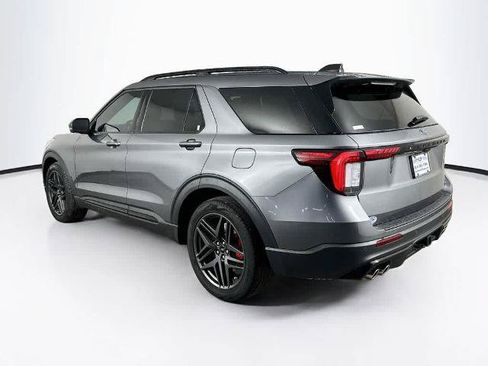 Certified 2025 Ford Explorer ST AWD/4WD image 4