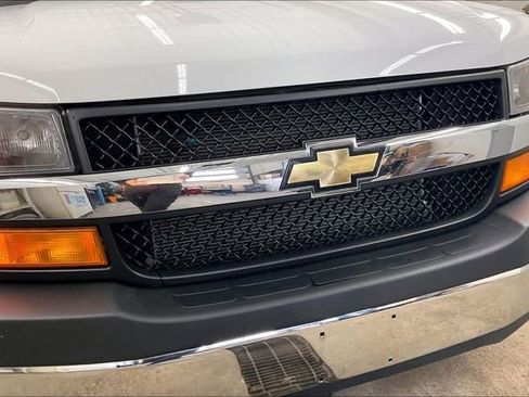 Used 2023 Chevrolet Express 3500 LT w/ LT Preferred Equipment Group RWD image 30