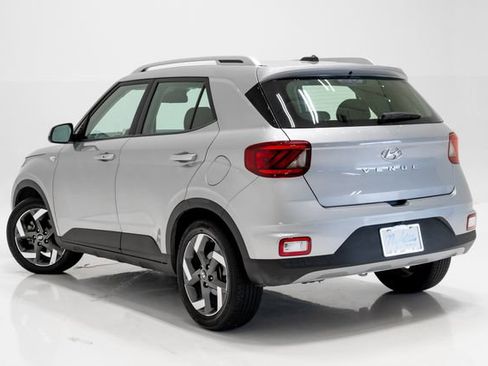 Used 2025 Hyundai Venue SEL FWD image 32