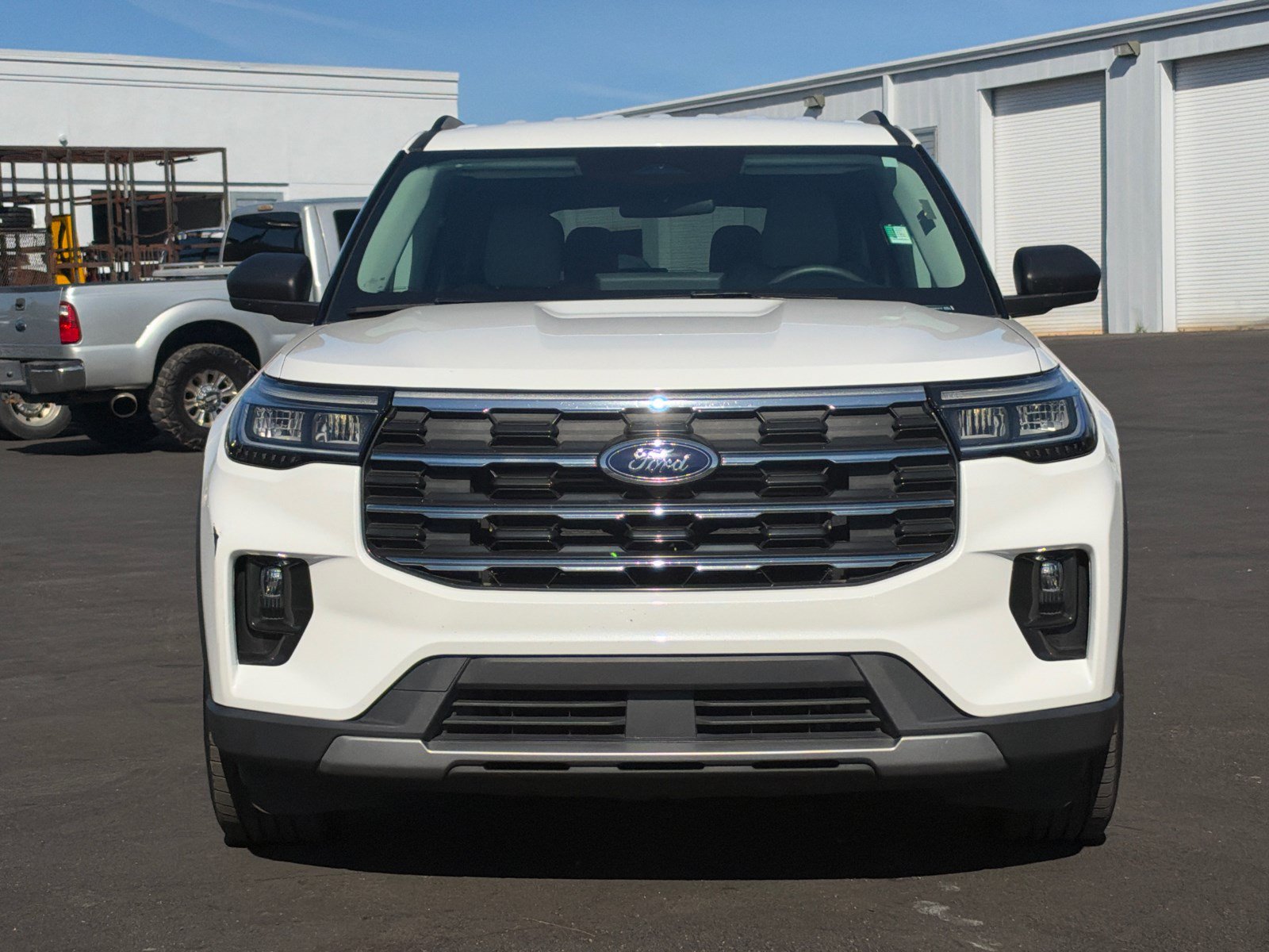 Used 2025 Ford Explorer Active w/ Active Comfort Package RWD image 2